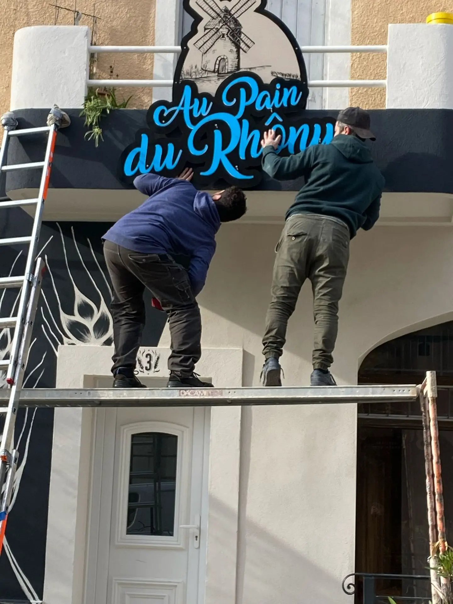 Pose de l&#39;enseigne