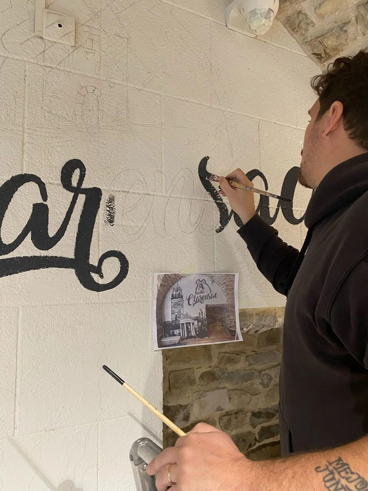 peinture intérieure du mot Clarensac